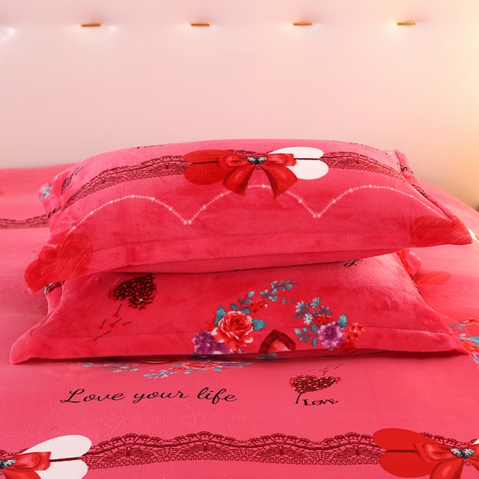 91家纺网 家纺一手货源 找家纺 爱洛 2023新款高克重印花牛奶绒四件套金貂绒四件套 爱情故事