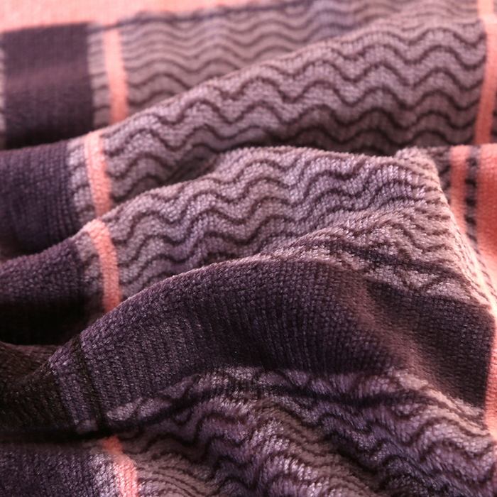 91家纺网 家纺一手货源 找家纺 爱洛 2023新款高克重印花牛奶绒四件套金貂绒四件套 雅韵