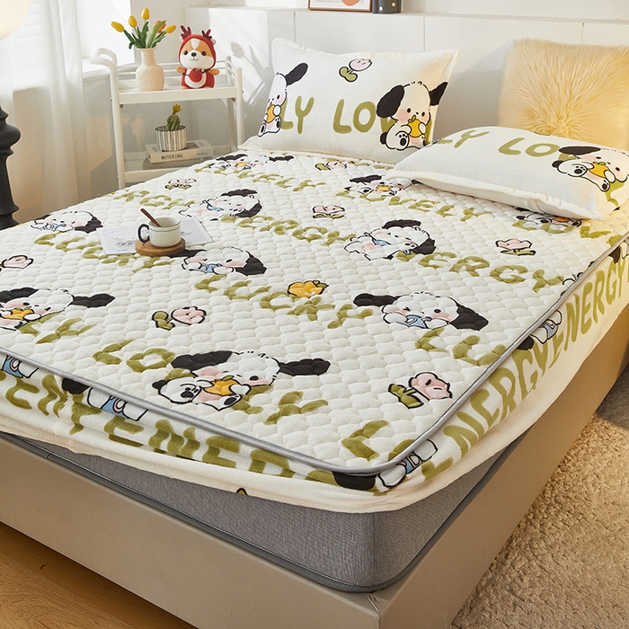 91家纺网 家纺一手货源 找家纺 米柳家纺 2023直播爆款牛奶绒夹棉床笠 欢乐狗狗