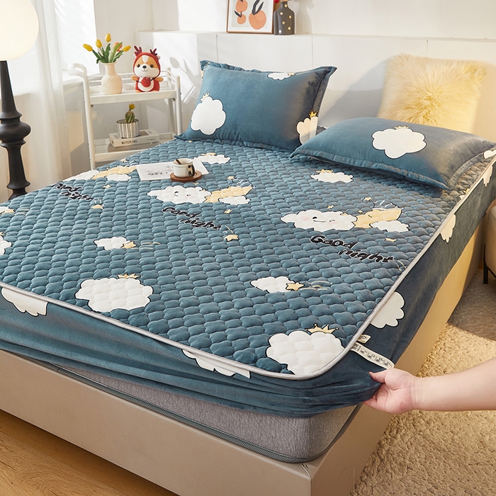 91家纺网 家纺一手货源 找家纺 米柳家纺 2023直播爆款牛奶绒夹棉床笠 云之恋