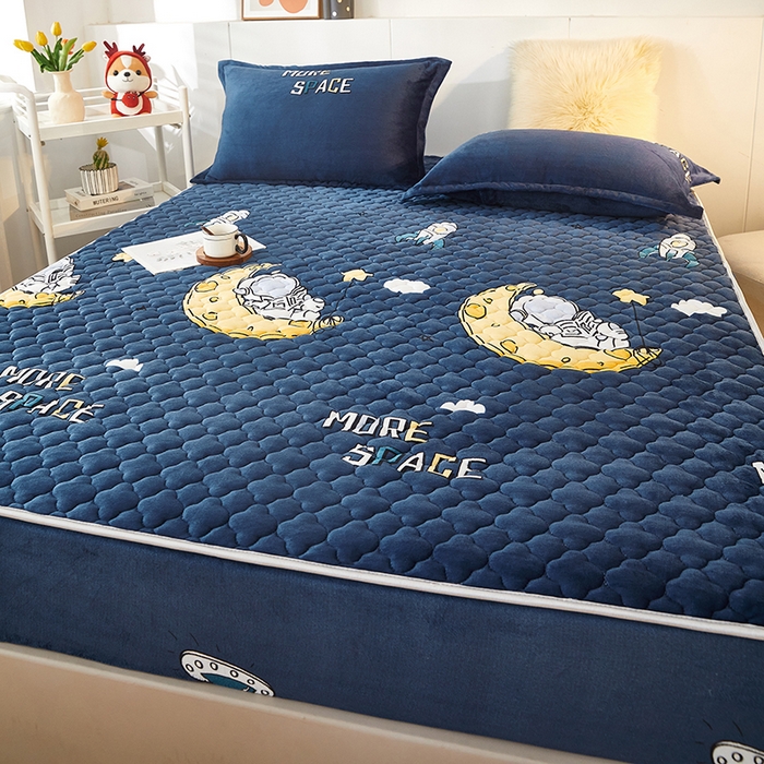 91家纺网 家纺一手货源 找家纺 米柳家纺 2023直播爆款牛奶绒夹棉床笠 宇航员