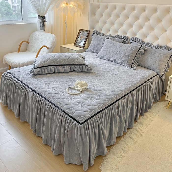 91家纺网 家纺一手货源 找家纺 麒豆豆 新款高克重加厚保暖牛奶绒法式大花边四件套-眷恋 眷恋-高级灰