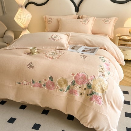 苏木年华 2023新款240全消光牛奶绒刺绣拼角四件套-奢香夫人系列 奢香夫人-杏