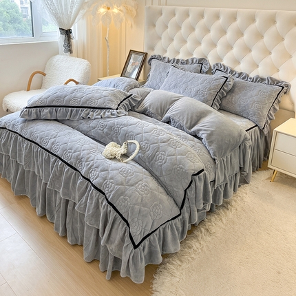 91家纺网 家纺一手货源 找家纺 麒豆豆 新款高克重加厚保暖牛奶绒法式大花边四件套-眷恋 眷恋-高级灰