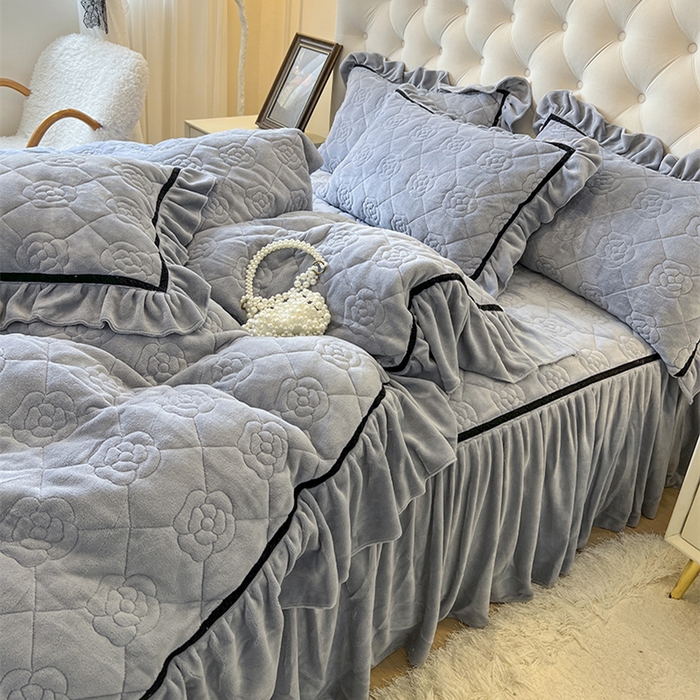 91家纺网 家纺一手货源 找家纺 麒豆豆 新款高克重加厚保暖牛奶绒法式大花边四件套-眷恋 眷恋-高级灰