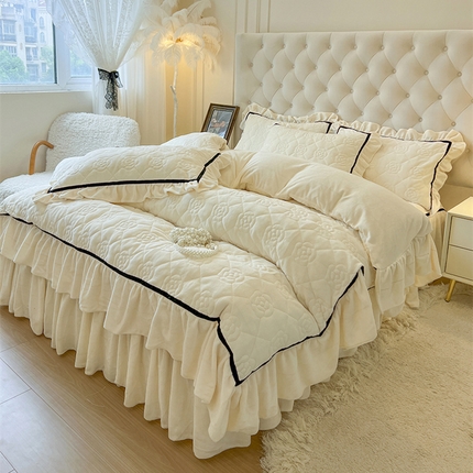 91家纺网 家纺一手货源 找家纺 麒豆豆 新款高克重加厚保暖牛奶绒法式大花边四件套-眷恋 眷恋-元气白