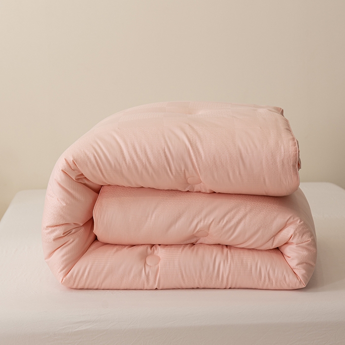 91家纺网 家纺一手货源 找家纺 伊被源 2023秋冬新款60全棉提花仪征棉 被子被芯 玉色