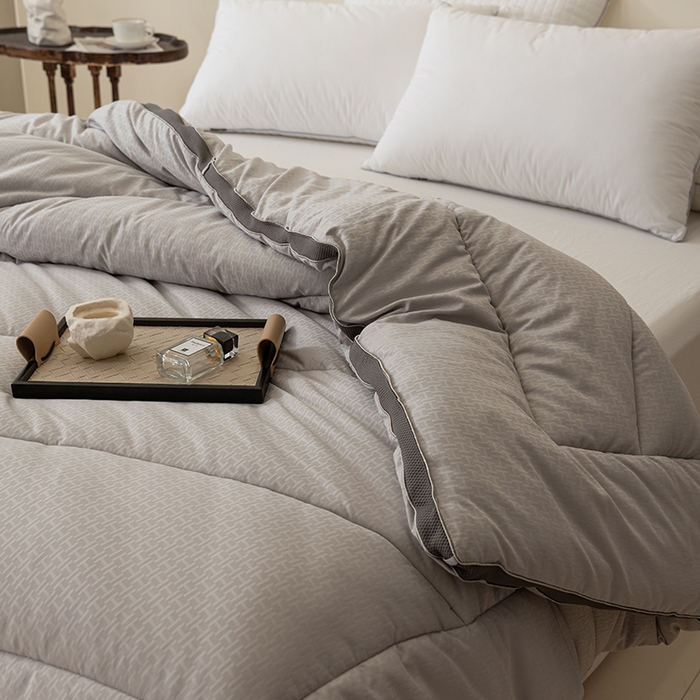 91家纺网 家纺一手货源 找家纺 伊被源 2023年新款A类提花c90自热碳纤维纳米被 灰色