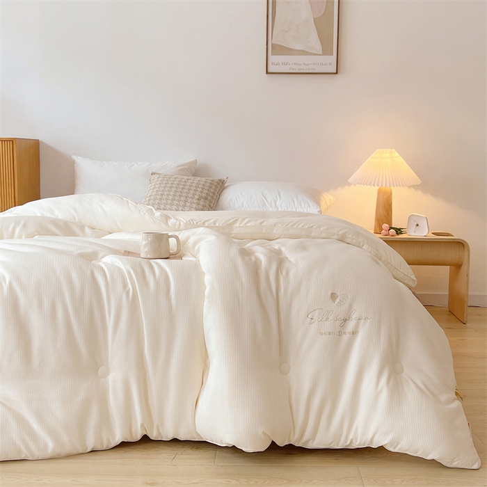 91家纺网 家纺一手货源 找家纺 伊被源 2023秋冬新款A类黄金蚕蛹蛋白被 被子被芯---华夫格点点 白色