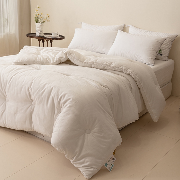 91家纺网 家纺一手货源 找家纺 伊被源 2023秋冬新款60全棉提花仪征棉 被子被芯 白色