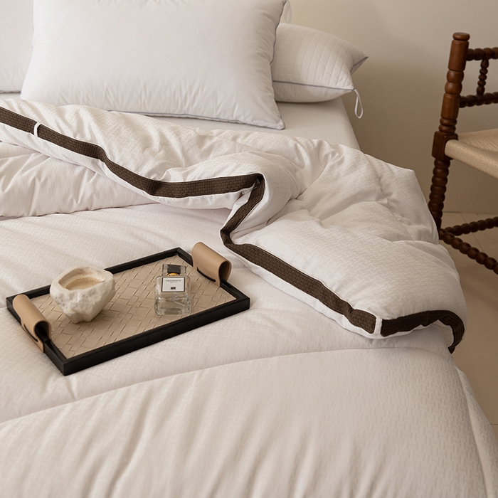 91家纺网 家纺一手货源 找家纺 （总）伊被源 2023年新款A类提花c90自热碳纤维纳米被