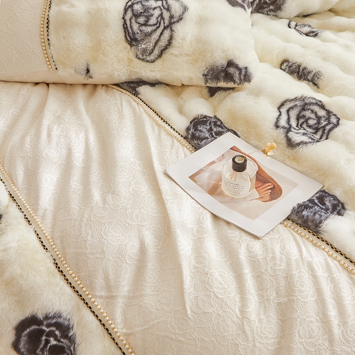 91家纺网 家纺一手货源 找家纺 （总）罗艺轩 2024新款兔毛绒牛奶绒花边四件套 香奈盛典