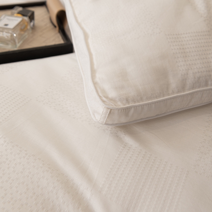 91家纺网 家纺一手货源 找家纺 伊被源 2023秋冬新款60全棉提花仪征棉 被子被芯 白色