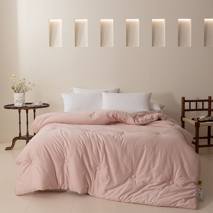 91家纺网 家纺一手货源 找家纺 伊被源 2023秋冬新款80支全棉提花仪征棉 被子被芯 豆沙