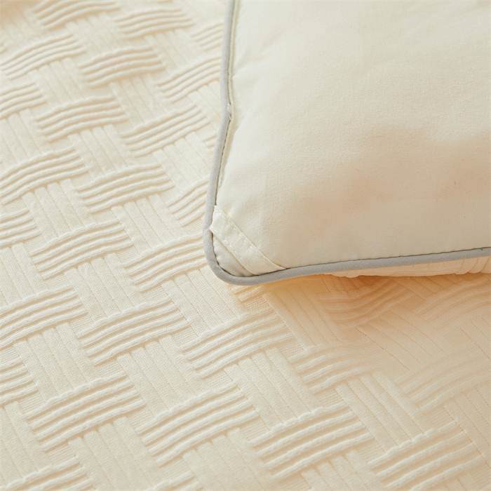 91家纺网 家纺一手货源 找家纺 伊被源 2023秋冬新款A类黄金蚕蛹蛋白被 被子被芯---华夫格针织 白色