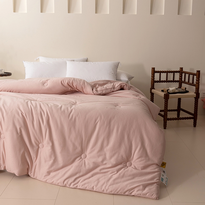 91家纺网 家纺一手货源 找家纺 伊被源 2023秋冬新款80支全棉提花仪征棉 被子被芯 豆沙