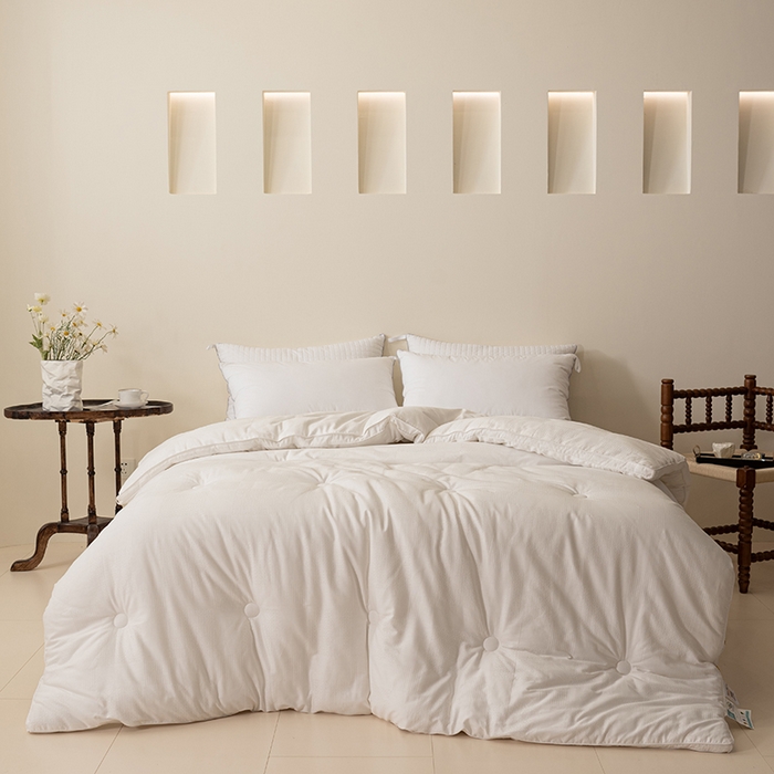 91家纺网 家纺一手货源 找家纺 伊被源 2023秋冬新款60全棉提花仪征棉 被子被芯 白色