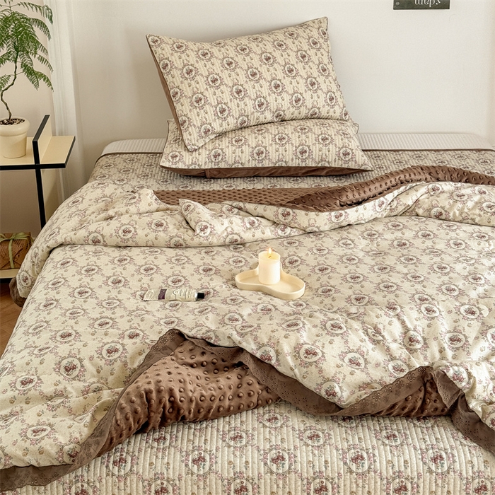 91家纺网 家纺一手货源 找家纺 星期八 2023新款全棉花边豆豆被 丁香