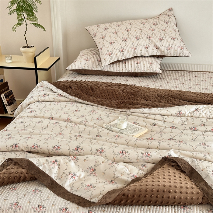 91家纺网 家纺一手货源 找家纺 星期八 2023新款全棉花边豆豆被 秘密花园