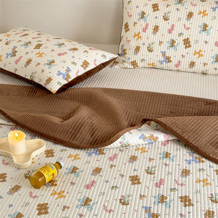 91家纺网 家纺一手货源 找家纺 星期八 2023新款棉加绒床盖三件套 小熊派对