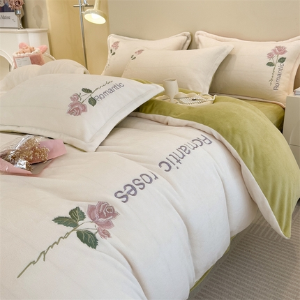 91家纺网 家纺一手货源 找家纺 （总）兄弟坊 2023新款玫瑰刺绣牛奶绒四件套