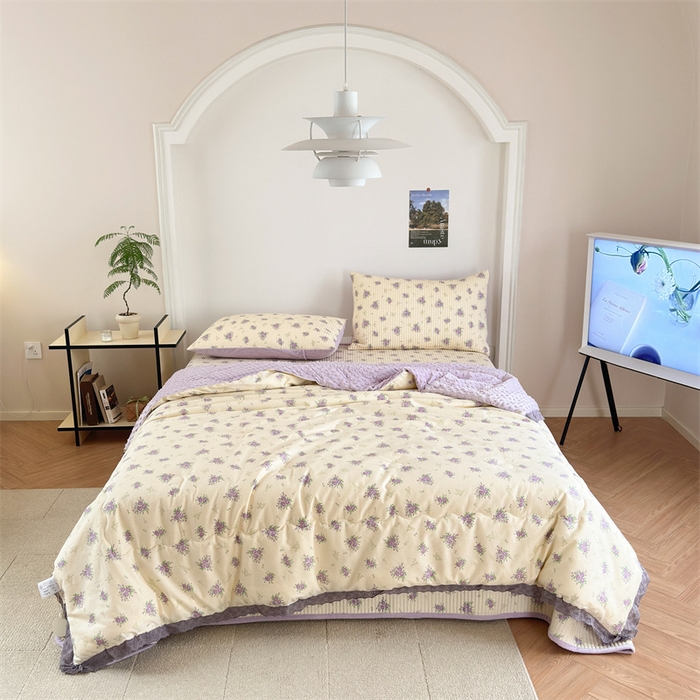 91家纺网 家纺一手货源 找家纺 星期八 2023新款全棉花边豆豆被 紫藤