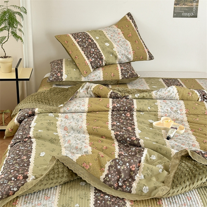 91家纺网 家纺一手货源 找家纺 星期八 2023新款全棉花边豆豆被 玫瑰花园