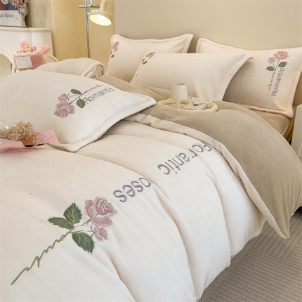 91家纺网 家纺一手货源 找家纺 （总）兄弟坊 2023新款玫瑰刺绣牛奶绒四件套