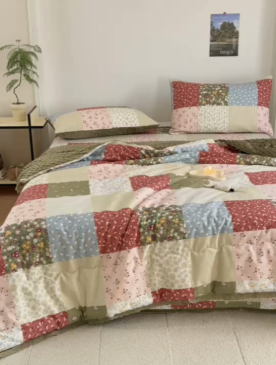 91家纺网 家纺一手货源 找家纺 星期八 2023新款全棉花边豆豆被 百福