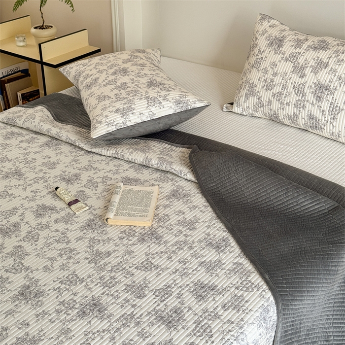 91家纺网 家纺一手货源 找家纺 星期八 2023新款棉加绒床盖三件套 白山茶