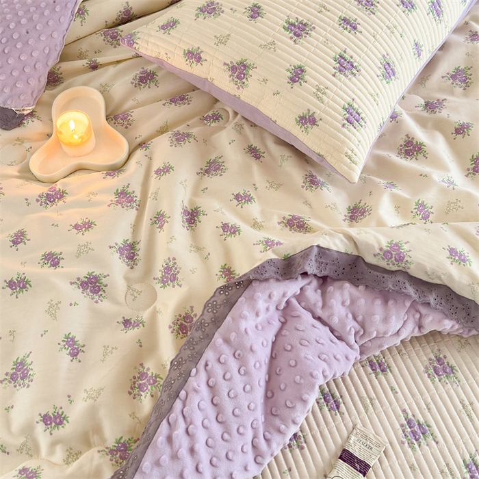 91家纺网 家纺一手货源 找家纺 星期八 2023新款全棉花边豆豆被 紫藤