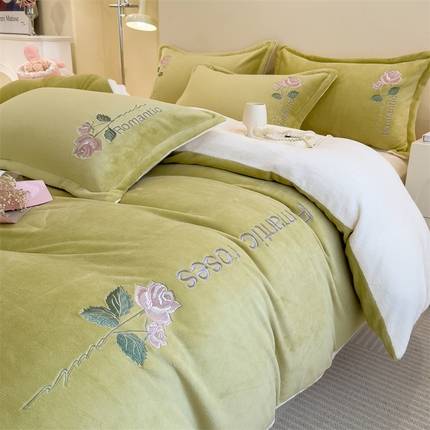 91家纺网 家纺一手货源 找家纺 兄弟坊 2023新款玫瑰刺绣牛奶绒四件套 玫瑰-抹茶绿
