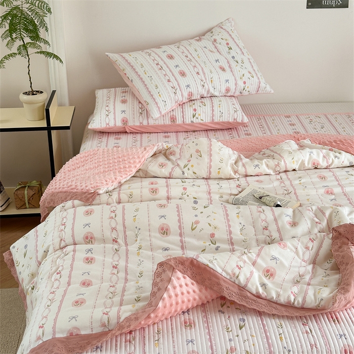 91家纺网 家纺一手货源 找家纺 星期八 2023新款全棉花边豆豆被 仙草