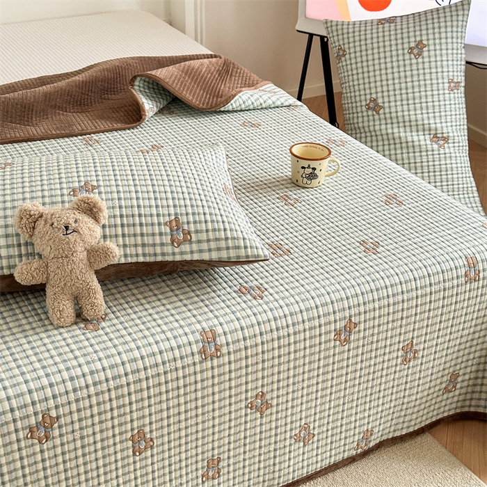 91家纺网 家纺一手货源 找家纺 星期八 2023新款棉加绒床盖三件套 格子熊