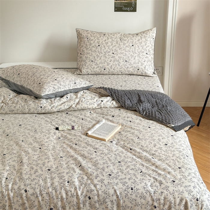 91家纺网 家纺一手货源 找家纺 星期八 2023新款全棉花边豆豆被 莱茵