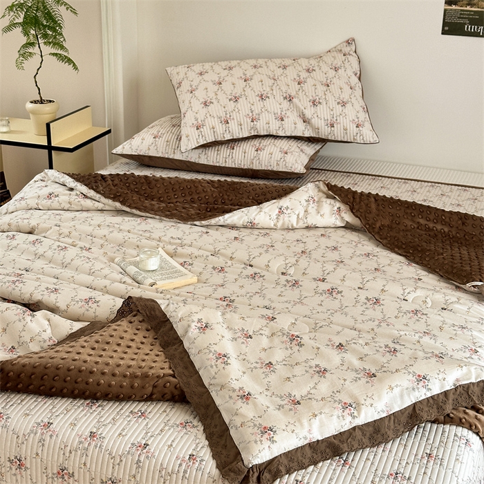91家纺网 家纺一手货源 找家纺 星期八 2023新款全棉花边豆豆被 秘密花园