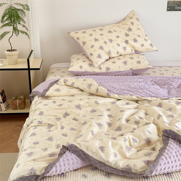 91家纺网 家纺一手货源 找家纺 星期八 2023新款全棉花边豆豆被 紫藤