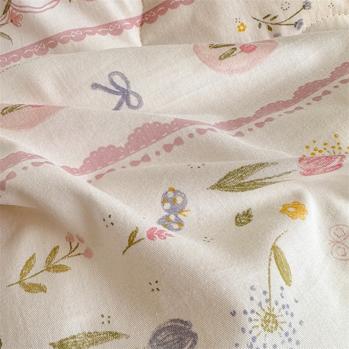 91家纺网 家纺一手货源 找家纺 星期八 2023新款全棉花边豆豆被 仙草