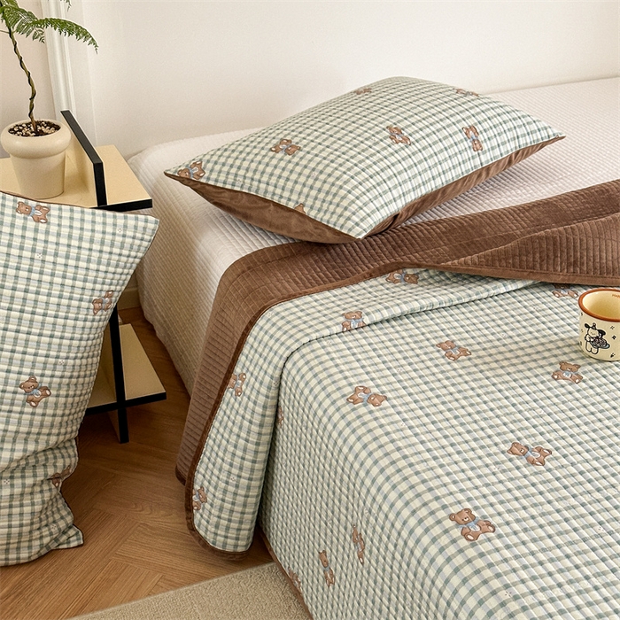 91家纺网 家纺一手货源 找家纺 星期八 2023新款棉加绒床盖三件套 格子熊