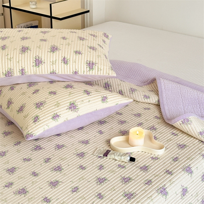 91家纺网 家纺一手货源 找家纺 星期八 2023新款棉加绒床盖三件套 紫藤