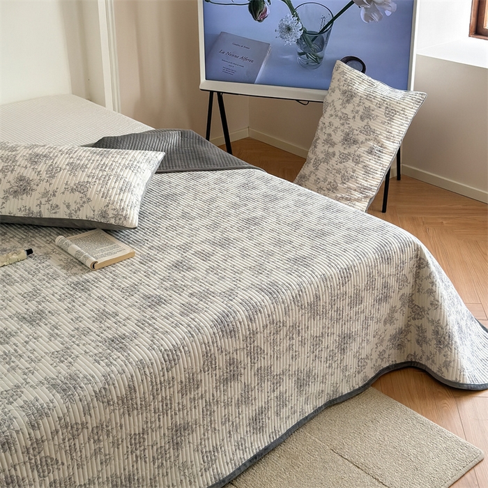 91家纺网 家纺一手货源 找家纺 （总）星期八 2023新款棉加绒床盖三件套