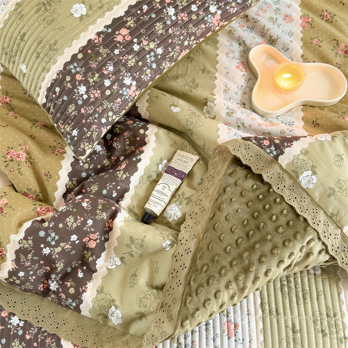 91家纺网 家纺一手货源 找家纺 星期八 2023新款全棉花边豆豆被 玫瑰花园