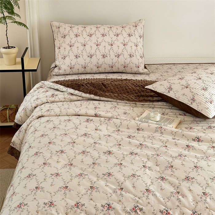 91家纺网 家纺一手货源 找家纺 星期八 2023新款全棉花边豆豆被 秘密花园