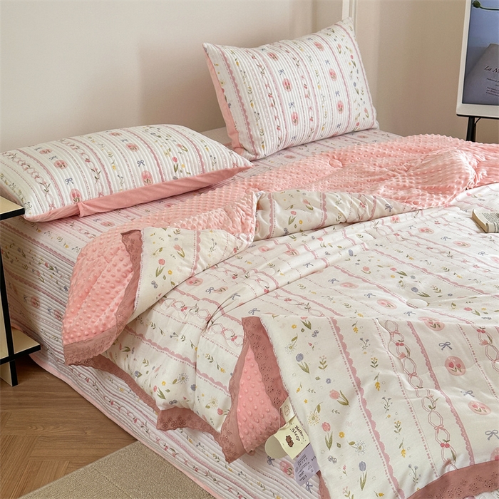 91家纺网 家纺一手货源 找家纺 星期八 2023新款全棉花边豆豆被 仙草