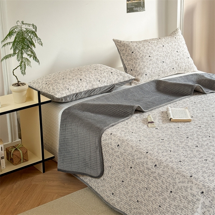 91家纺网 家纺一手货源 找家纺 星期八 2023新款棉加绒床盖三件套 莱茵