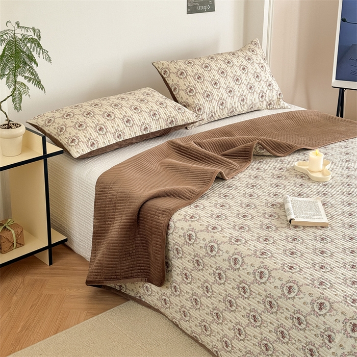 91家纺网 家纺一手货源 找家纺 星期八 2023新款棉加绒床盖三件套 丁香