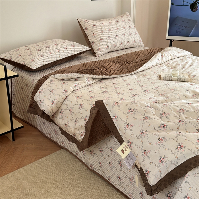 91家纺网 家纺一手货源 找家纺 星期八 2023新款全棉花边豆豆被 秘密花园