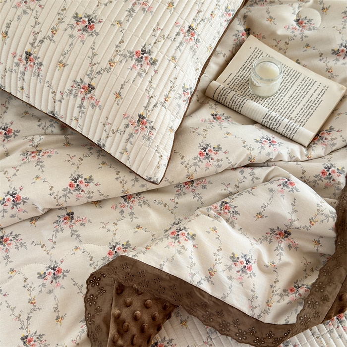 91家纺网 家纺一手货源 找家纺 星期八 2023新款全棉花边豆豆被 秘密花园