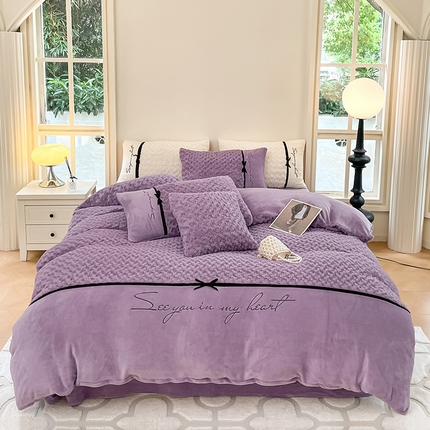 91家纺网 家纺一手货源 找家纺 帅露家纺 2023新款设计师款法式玫瑰雪兔绒—【送抱枕套】 【 提供买家秀】 庄园-罗兰紫