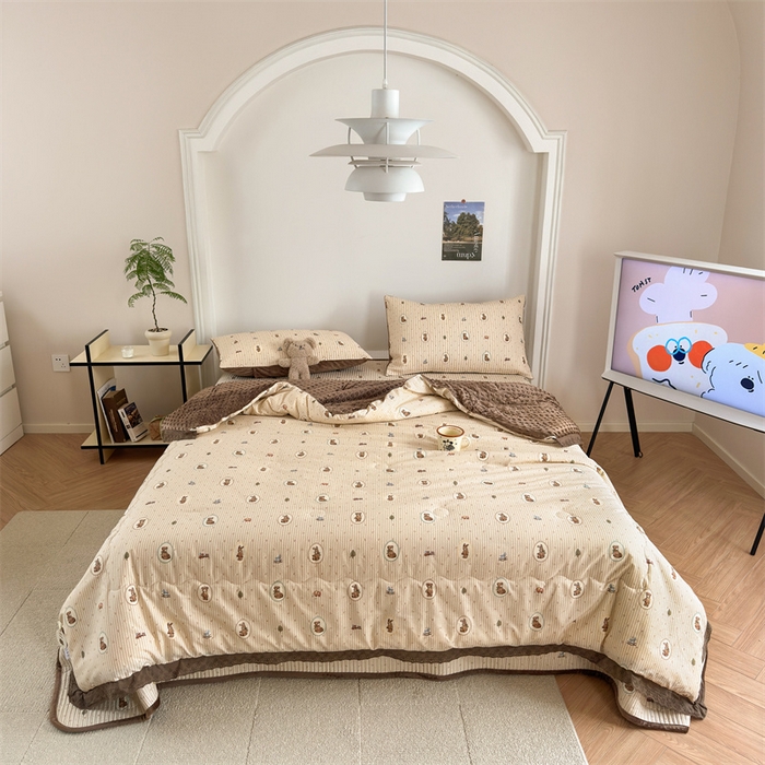 91家纺网 家纺一手货源 找家纺 星期八 2023新款全棉花边豆豆被 熊兔乐园